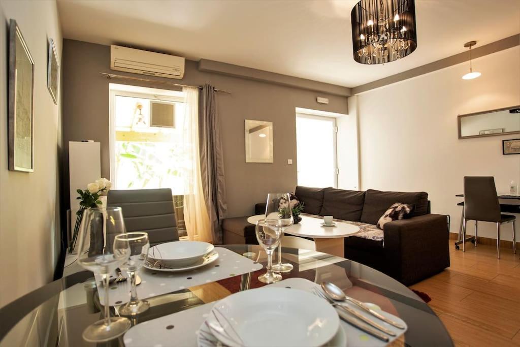 Apartman Den,Rovinj Oaza U Centru Grada I Besplatnim Parkingom Apartment Exterior photo