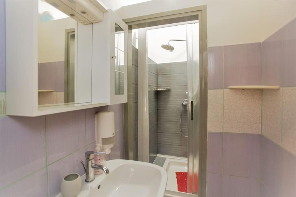 Apartman Den,Rovinj Oaza U Centru Grada I Besplatnim Parkingom Apartment Exterior photo